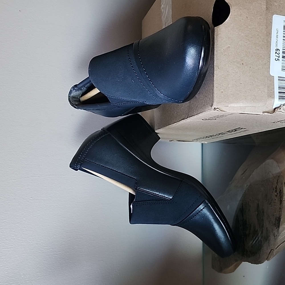 CLARKS Emily Step Navy Leather Slide On Shoes Womens 9.5N New